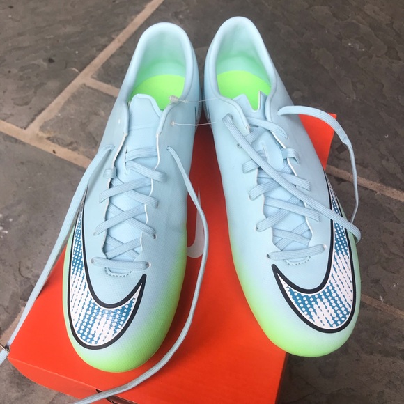Nike Magista Ola FG Cleats - Picture 2 of 3